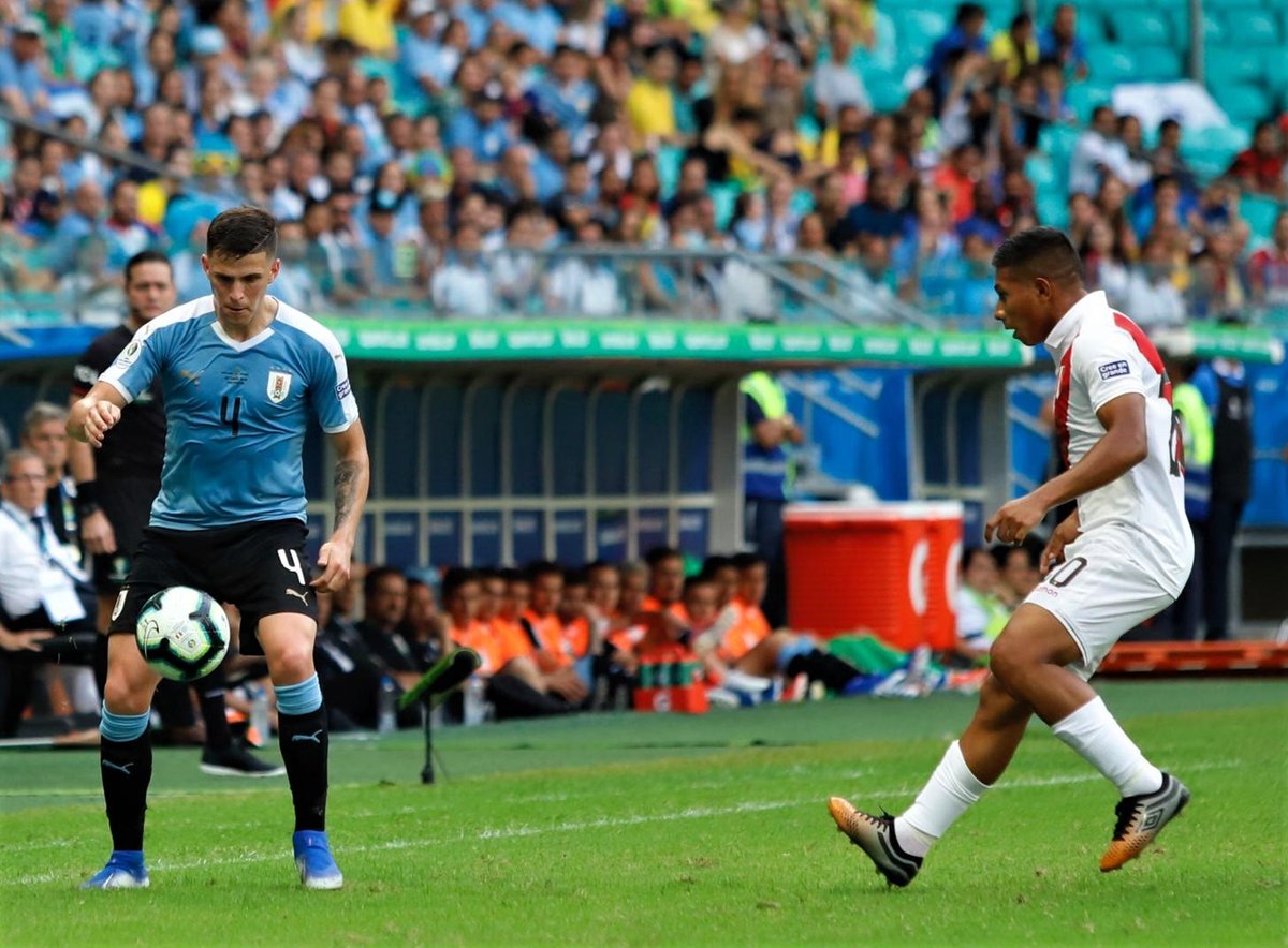 Babak Pertama Laga Uruguay vs Peru