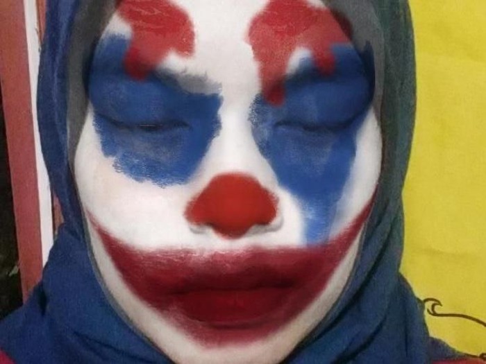 Cewek Bekasi Nonton Joker dengan Dandan Mirip Badut