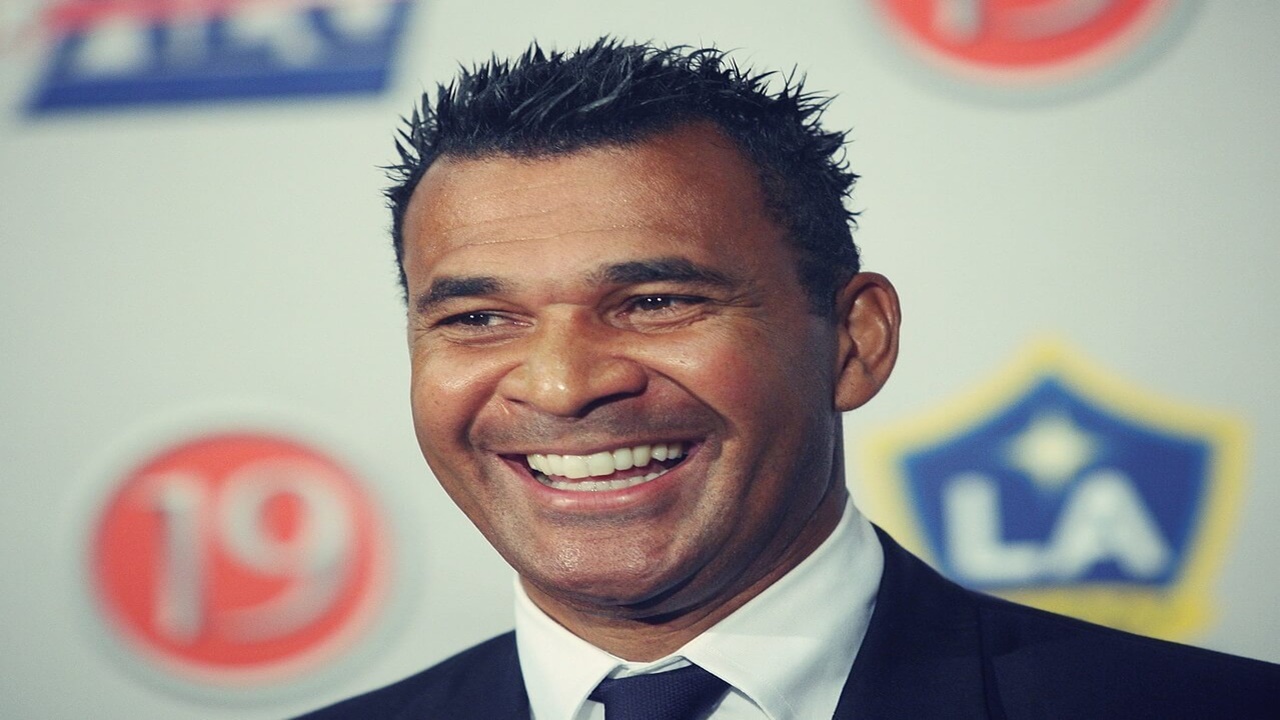 Timnas Indonesia Akan Dilatih Ruud Gullit