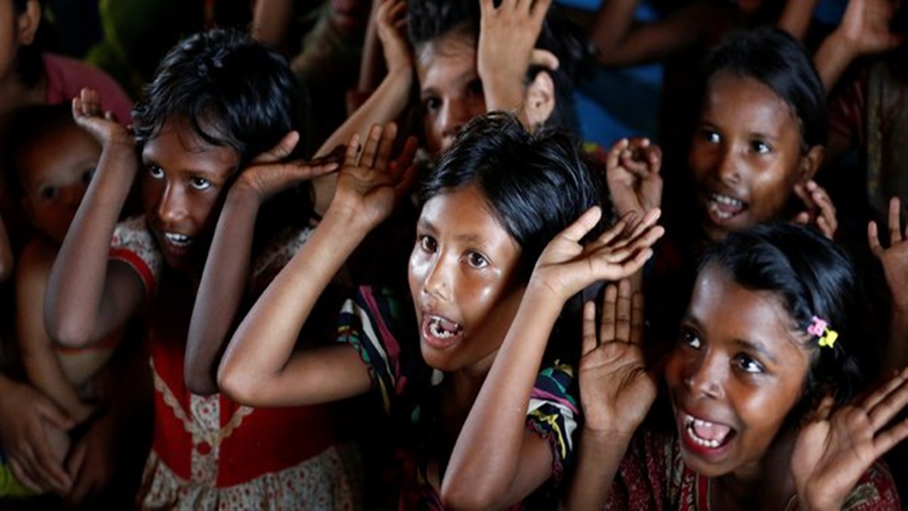 Bangladesh Dituduh Persulit Anak Rohingya