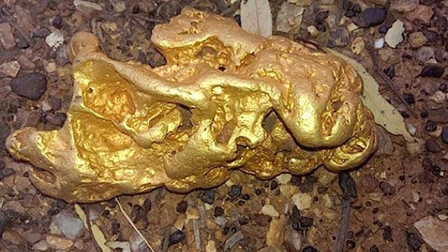 Penemuan Bongkahan Emas Bernilai Di Sungai