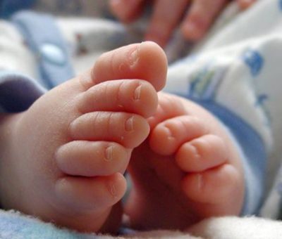 Kisah Bayi Kembar yang Lahir Beda Tahun dan Dekade