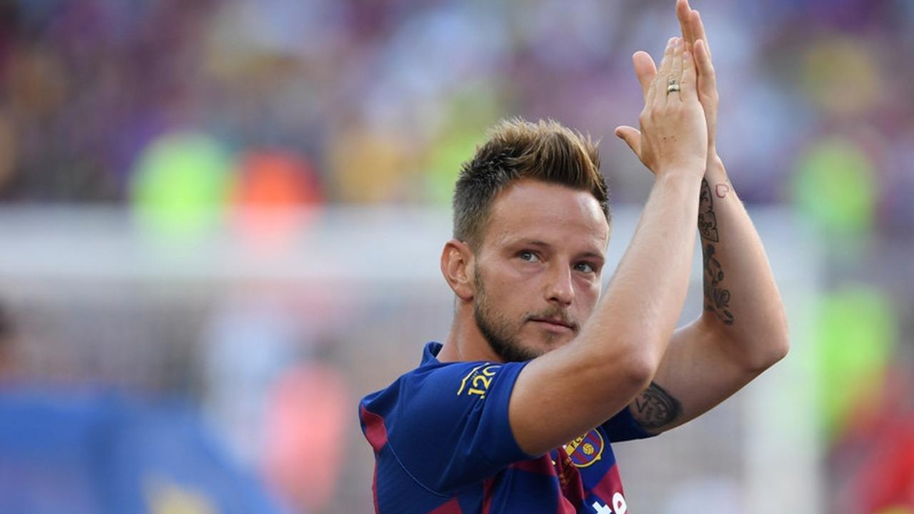 Diincar Inter dan AC Milan, Ivan Rakitic Tegaskan Bertahan di Barcelona