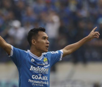 Gelandang Persib Tetap Jaga Semangat Walau Masih Latihan di Rumah