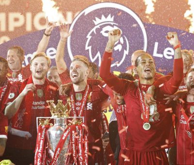 Juara Premier League, Skuad Liverpool Berpesta di Ruang Ganti