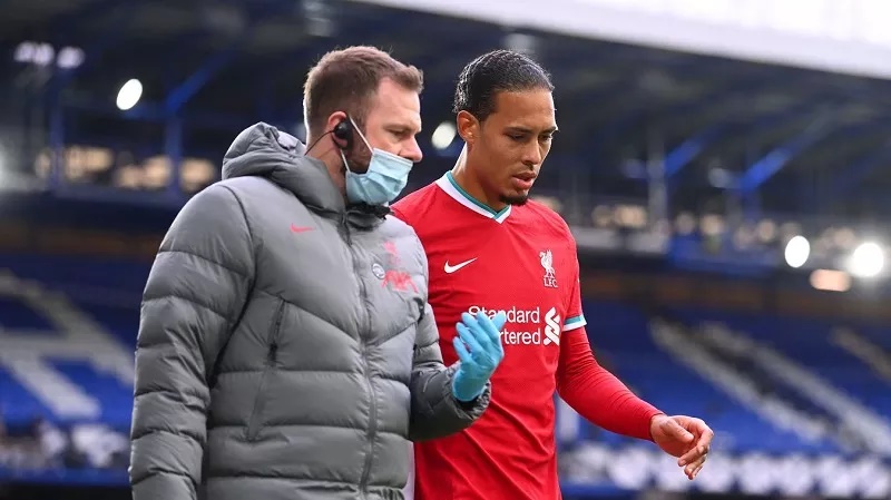 Liverpool Pastikan Van Dijk Jalani Operasi