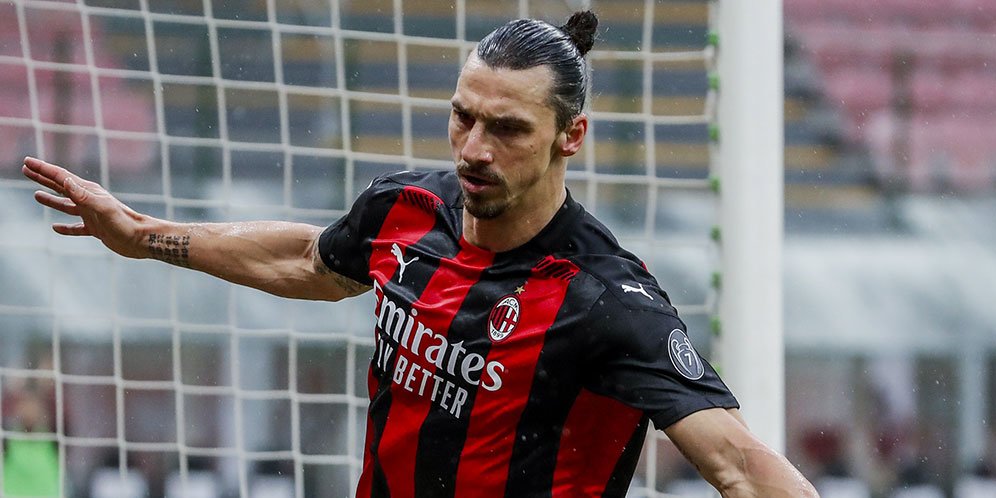 Zlatan Ibrahimovic Tunda Negosiasi Kontrak Dengan AC Milan