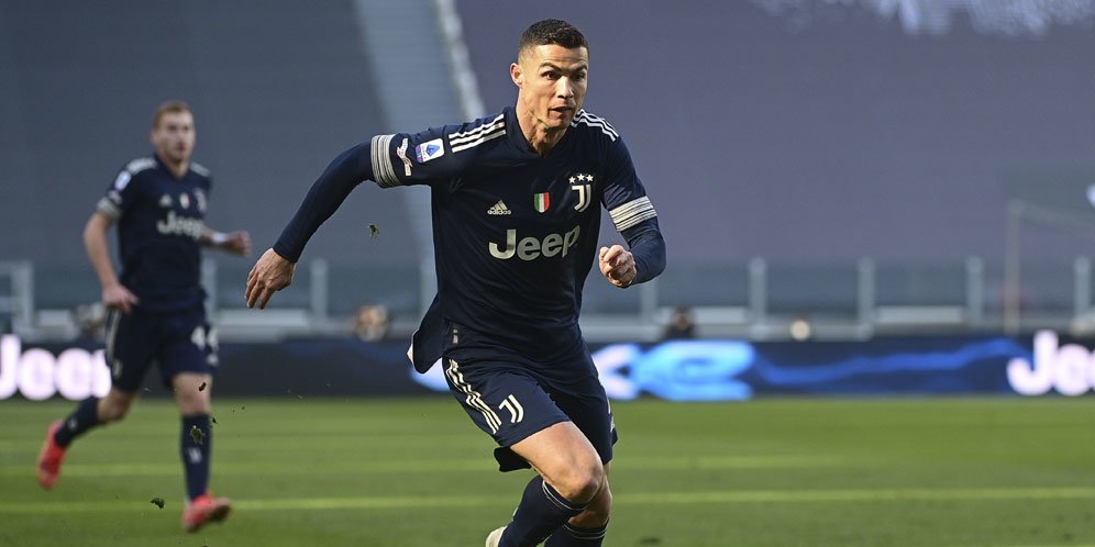 Ronaldo Dapat Hadiah Jersey GOAT Dari Juventus, Setelah Cetak 770 Goal