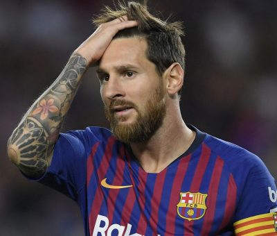 Busquets Berharap Messi Melanjutkan Karier di Barcelona