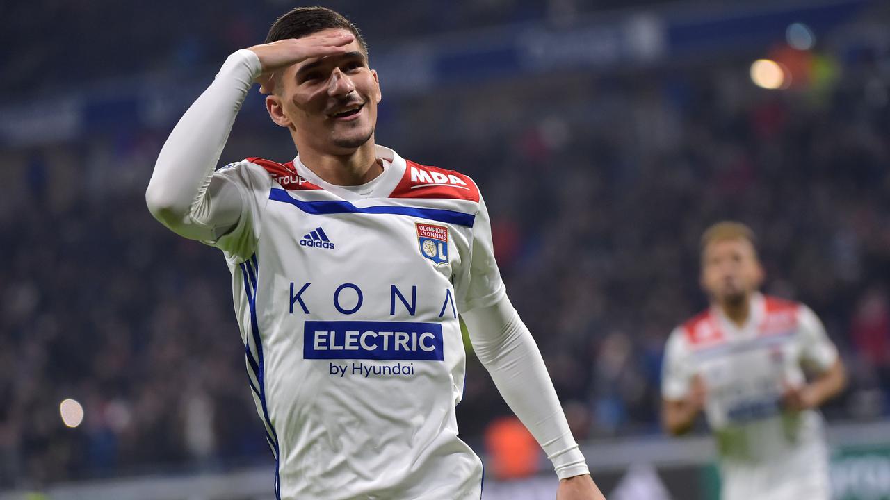 Arsenal Mundur dari Perburuan Houssem Aouar